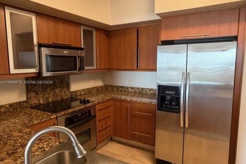 Condo in Coral Gables, Florida, 2 bedrooms № 2089530 - photo 11