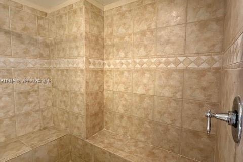 Condo in Coral Gables, Florida, 2 bedrooms № 2089530 - photo 17