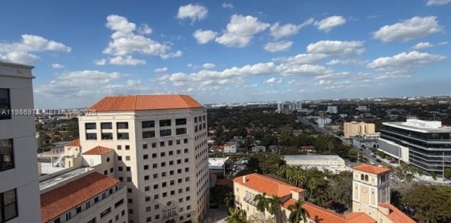Condo in Coral Gables, Florida, 2 bedrooms № 2089530