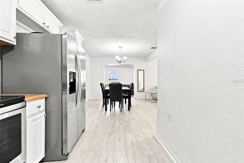 Casa en venta en Tampa, Florida, 4 dormitorios, 166.57 m2 № 2210136 - foto 19