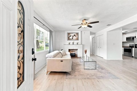Casa en venta en Tampa, Florida, 4 dormitorios, 166.57 m2 № 2210136 - foto 7