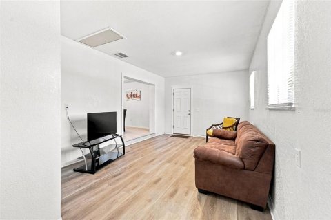 Casa en venta en Tampa, Florida, 4 dormitorios, 166.57 m2 № 2210136 - foto 22