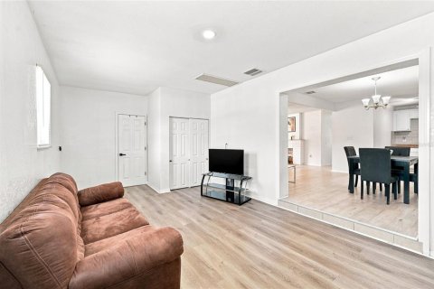 Casa en venta en Tampa, Florida, 4 dormitorios, 166.57 m2 № 2210136 - foto 21