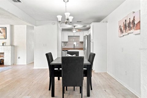 Casa en venta en Tampa, Florida, 4 dormitorios, 166.57 m2 № 2210136 - foto 16