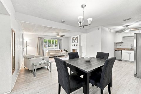 Casa en venta en Tampa, Florida, 4 dormitorios, 166.57 m2 № 2210136 - foto 15