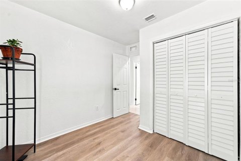 Casa en venta en Tampa, Florida, 4 dormitorios, 166.57 m2 № 2210136 - foto 26
