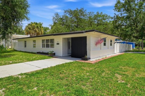 Casa en venta en Tampa, Florida, 4 dormitorios, 166.57 m2 № 2210136 - foto 4