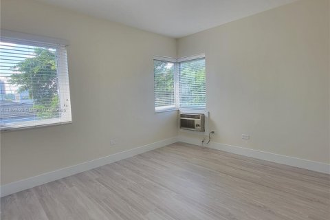 Apartamento en alquiler en Miami Beach, Florida, 1 dormitorio, 74.32 m2 № 1979298 - foto 8