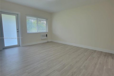 Apartamento en alquiler en Miami Beach, Florida, 1 dormitorio, 74.32 m2 № 1979298 - foto 10