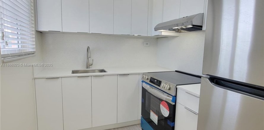 Apartamento en Miami Beach, Florida 1 dormitorio, 74.32 m2 № 1979298