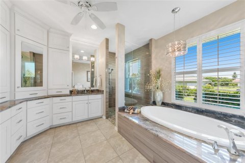 House in Punta Gorda, Florida 4 bedrooms, 311.13 sq.m. № 1893804 - photo 20