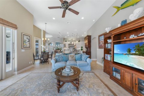 House in Punta Gorda, Florida 4 bedrooms, 311.13 sq.m. № 1893804 - photo 15