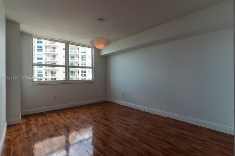 Снять в аренду кондоминиум в Авентура, Флорида 3 спальни, 141.68м2, № 2078115 - фото 11