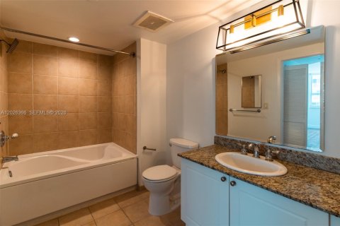 Снять в аренду кондоминиум в Авентура, Флорида 3 спальни, 141.68м2, № 2078115 - фото 14