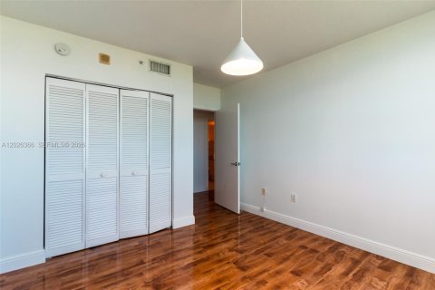 Снять в аренду кондоминиум в Авентура, Флорида 3 спальни, 141.68м2, № 2078115 - фото 16