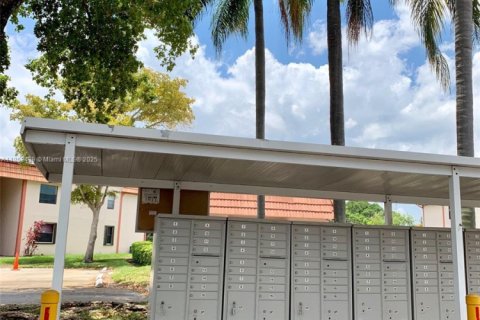 Condominio en alquiler en Miami, Florida, 3 dormitorios, 117.61 m2 № 1960152 - foto 22