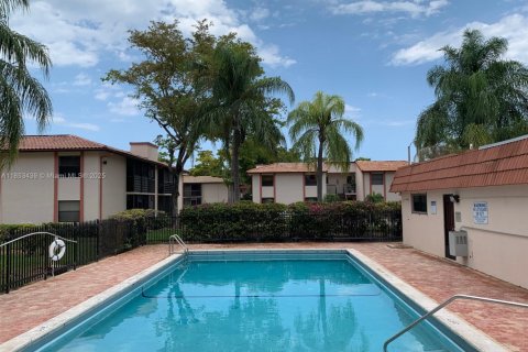 Condominio en alquiler en Miami, Florida, 3 dormitorios, 117.61 m2 № 1960152 - foto 24