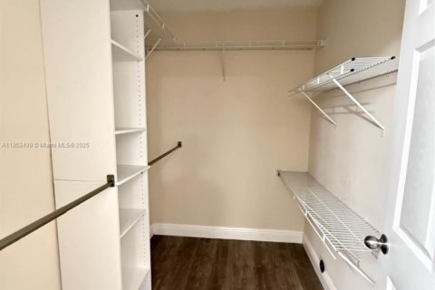 Condominio en alquiler en Miami, Florida, 3 dormitorios, 117.61 m2 № 1960152 - foto 18