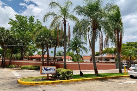 Condominio en alquiler en Miami, Florida, 3 dormitorios, 117.61 m2 № 1960152 - foto 21