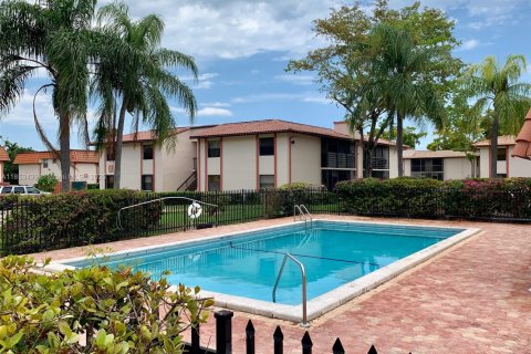 Condominio en alquiler en Miami, Florida, 3 dormitorios, 117.61 m2 № 1960152 - foto 25