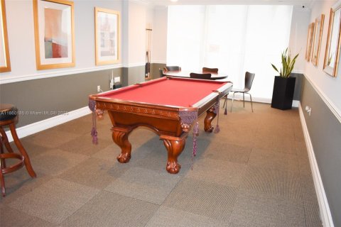 Condominio en alquiler en Coral Gables, Florida, 2 dormitorios, 90.12 m2 № 1886603 - foto 24