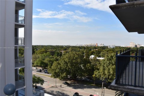 Condominio en alquiler en Coral Gables, Florida, 2 dormitorios, 90.12 m2 № 1886603 - foto 15