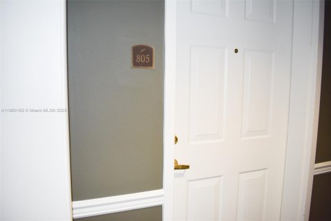 Condominio en alquiler en Coral Gables, Florida, 2 dormitorios, 90.12 m2 № 1886603 - foto 20