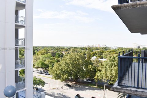 Снять в аренду кондоминиум в Корал-Гейблс, Флорида 2 спальни, 90.12м2, № 1886603 - фото 14