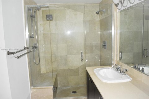 Снять в аренду кондоминиум в Корал-Гейблс, Флорида 2 спальни, 90.12м2, № 1886603 - фото 13