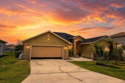 House in Kissimmee, Florida 4 bedrooms, 214.42 sq.m. № 2095235