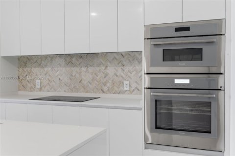 Снять в аренду кондоминиум в Майами, Флорида 2 спальни, 121.33м2, № 2058005 - фото 4