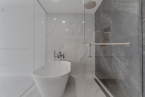 Снять в аренду кондоминиум в Майами, Флорида 2 спальни, 121.33м2, № 2058005 - фото 19