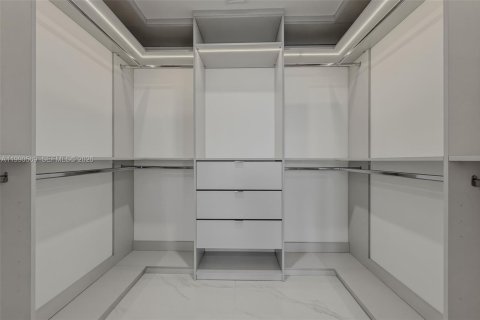 Снять в аренду кондоминиум в Майами, Флорида 2 спальни, 121.33м2, № 2058005 - фото 23