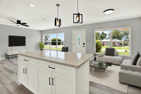 House in Clearwater, Florida 4 bedrooms, 127.93 sq.m. № 1806849 - photo 10