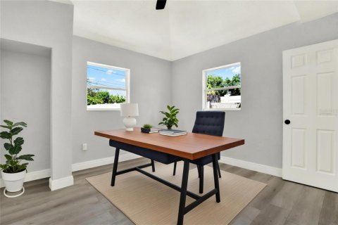 House in Clearwater, Florida 4 bedrooms, 127.93 sq.m. № 1806849 - photo 13