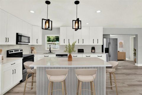 House in Clearwater, Florida 4 bedrooms, 127.93 sq.m. № 1806849 - photo 23