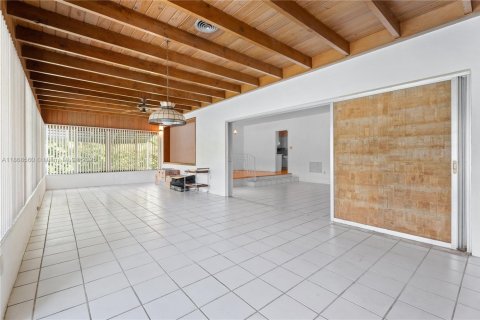Купить виллу или дом в Норт-Майами, Флорида 3 спальни, 202.43м2, № 1895509 - фото 15