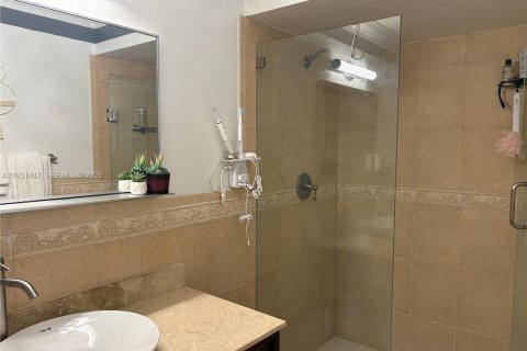 Touwnhouse à vendre à Miami, Floride: 3 chambres, 196.95 m2 № 2006067 - photo 24