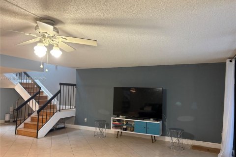 Touwnhouse à vendre à Miami, Floride: 3 chambres, 196.95 m2 № 2006067 - photo 11