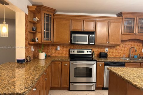 Touwnhouse à vendre à Miami, Floride: 3 chambres, 196.95 m2 № 2006067 - photo 5