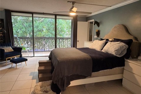 Touwnhouse à vendre à Miami, Floride: 3 chambres, 196.95 m2 № 2006067 - photo 23