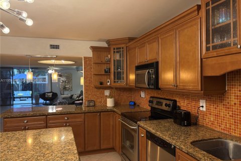 Touwnhouse à vendre à Miami, Floride: 3 chambres, 196.95 m2 № 2006067 - photo 4