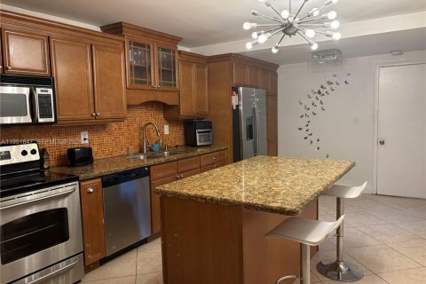 Touwnhouse à vendre à Miami, Floride: 3 chambres, 196.95 m2 № 2006067 - photo 7