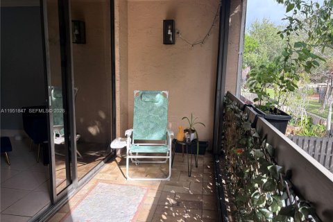 Touwnhouse à vendre à Miami, Floride: 3 chambres, 196.95 m2 № 2006067 - photo 28