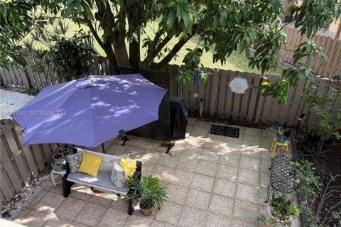 Touwnhouse à vendre à Miami, Floride: 3 chambres, 196.95 m2 № 2006067 - photo 29