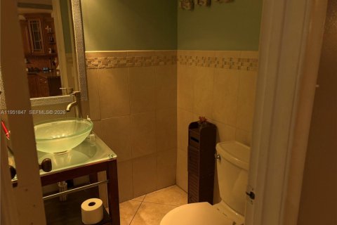 Touwnhouse à vendre à Miami, Floride: 3 chambres, 196.95 m2 № 2006067 - photo 9