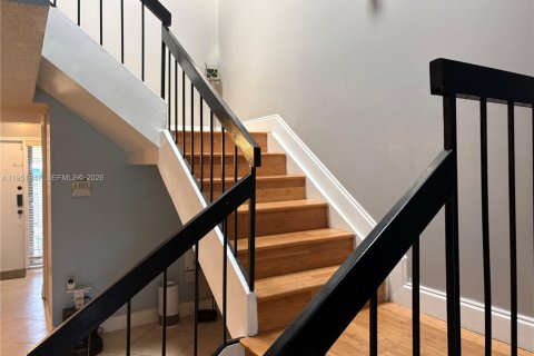 Touwnhouse à vendre à Miami, Floride: 3 chambres, 196.95 m2 № 2006067 - photo 12