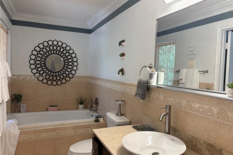 Touwnhouse à vendre à Miami, Floride: 3 chambres, 196.95 m2 № 2006067 - photo 25