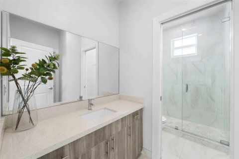 Villa ou maison à louer à Fort Lauderdale, Floride: 4 chambres, 183.39 m2 № 1997922 - photo 14