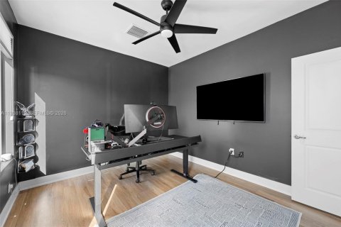 Villa ou maison à louer à Fort Lauderdale, Floride: 4 chambres, 183.39 m2 № 1997922 - photo 9